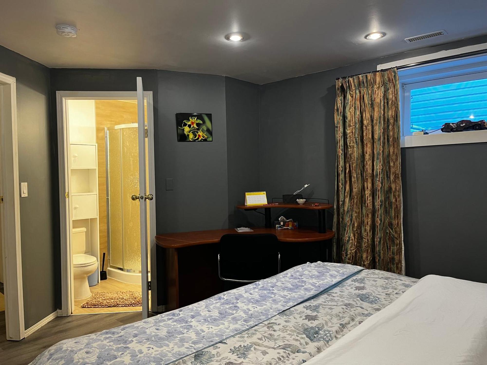 Hidden Valley New Basement Suite With Private Bathroom! คาลการี ภายนอก รูปภาพ