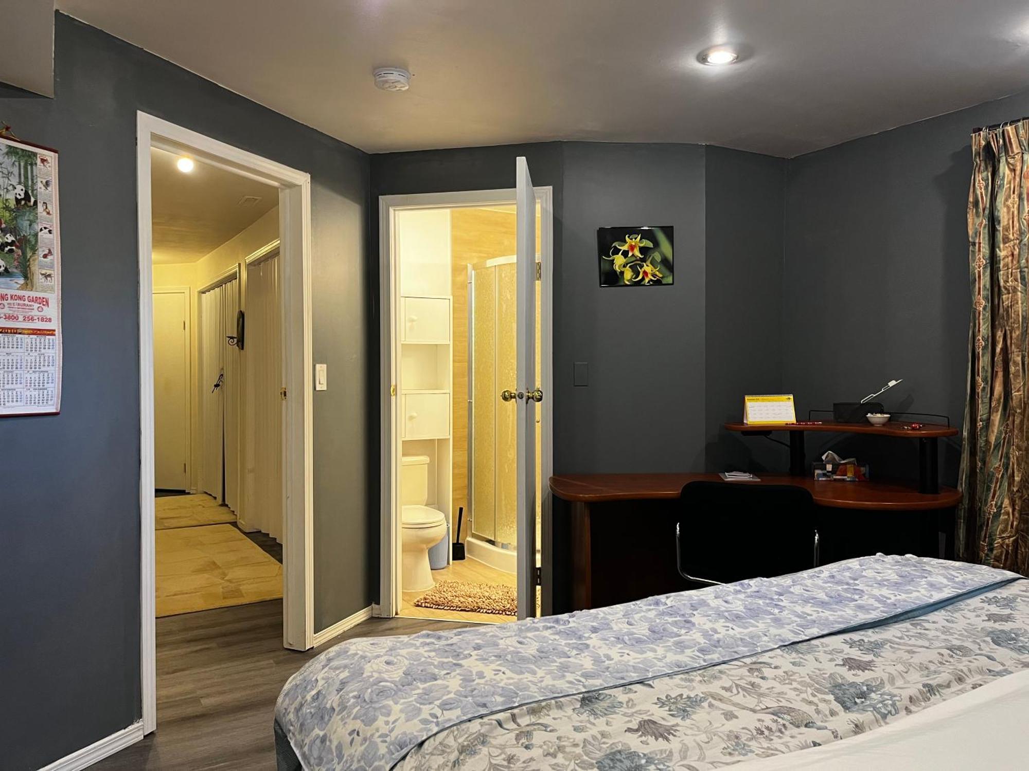 Hidden Valley New Basement Suite With Private Bathroom! คาลการี ภายนอก รูปภาพ